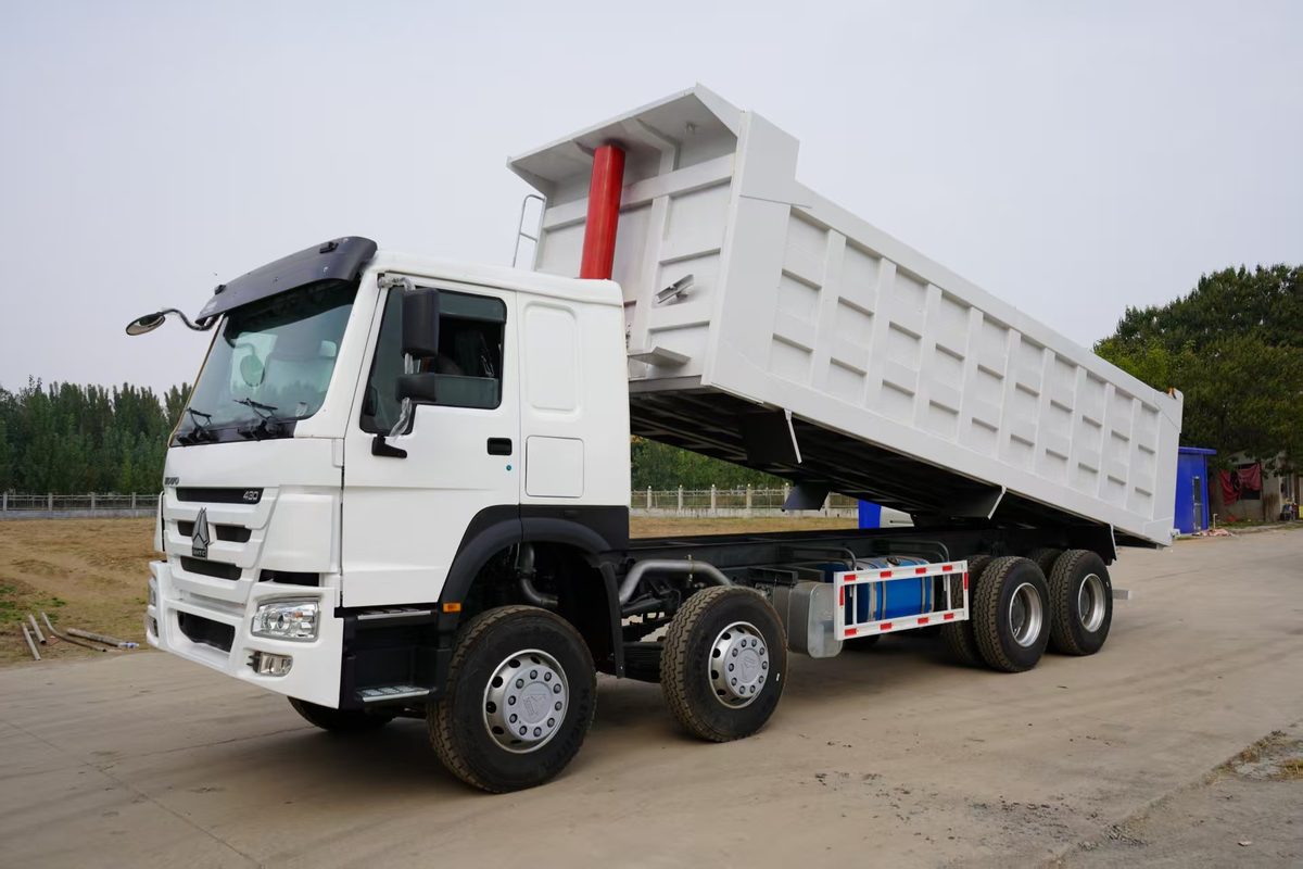 SINOTRUK HOWO 380 dump truck with lifted body